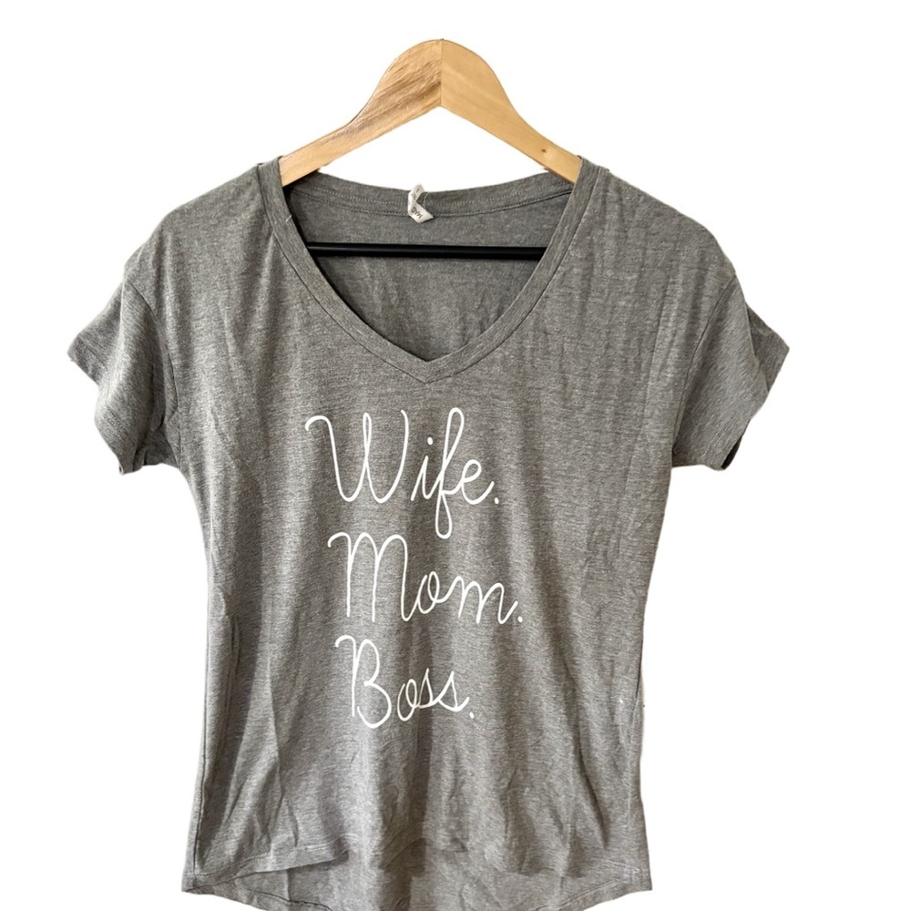 Chic Gray V-Neck Graphic Tee “Wife, Mom, Boss”